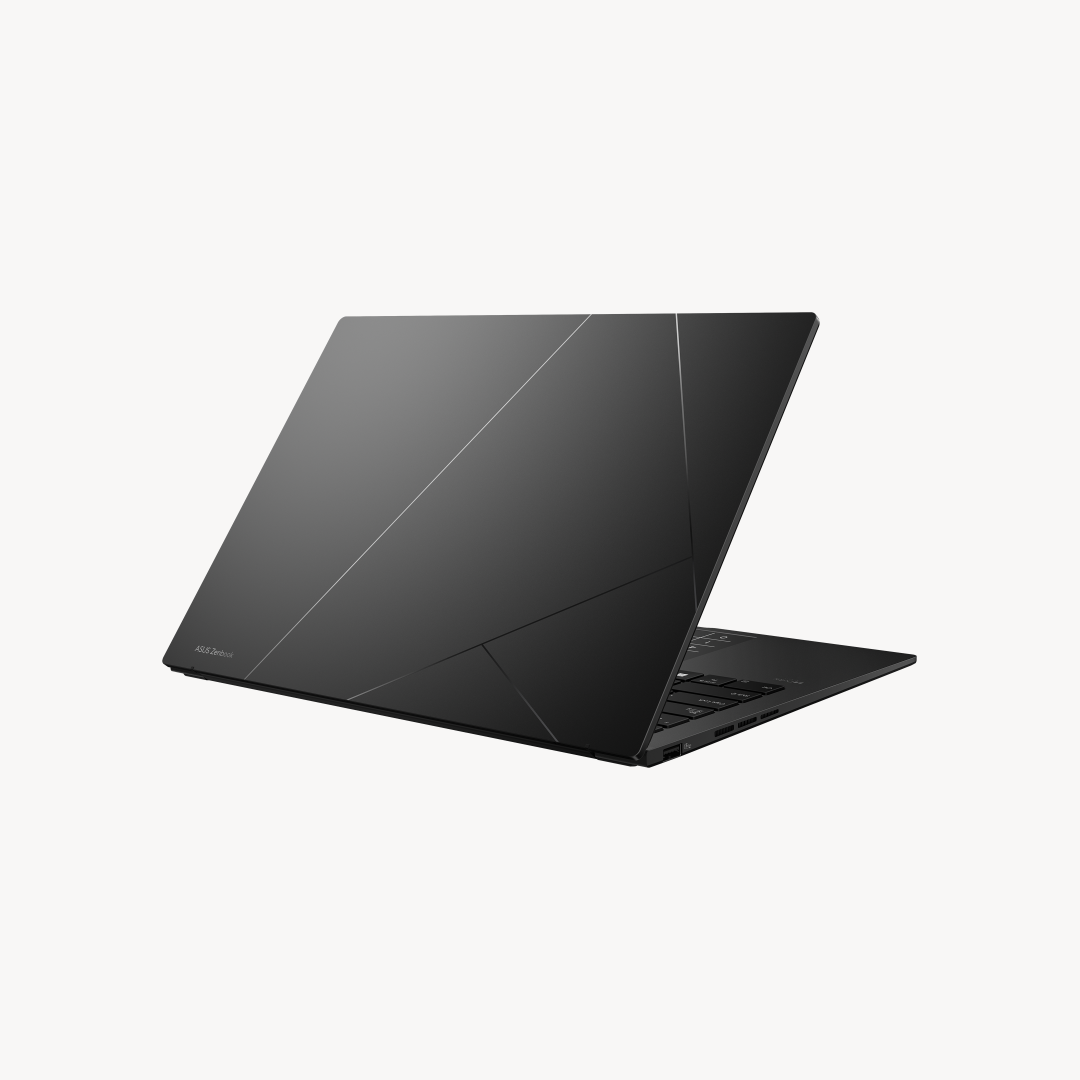 2024 Asus ZENBOOK 14 (UM3406HA) - 8th RYZEN 7 8840HS 16GB RAM 512 GB NVMe SSD 14" 3K OLED Display Magic Numpad